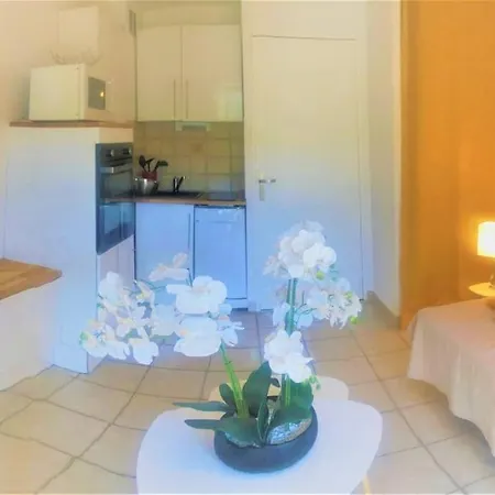 Climatise 800 M De La Et Des Commerces Apartman