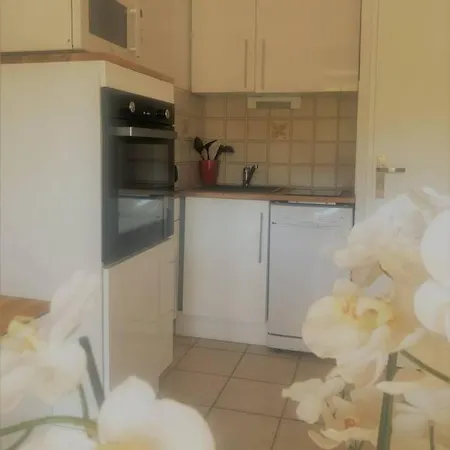 Apartman Climatise 800 M De La Et Des Commerces